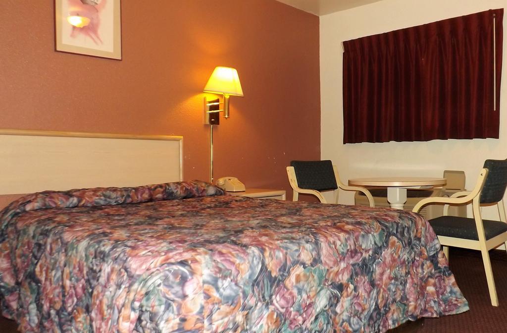 Travelodge By Wyndham Farmington Exteriör bild